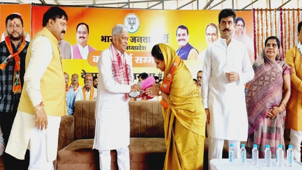 Senior leader Prabhat Jha addressed the workers conference of Dewas assembly