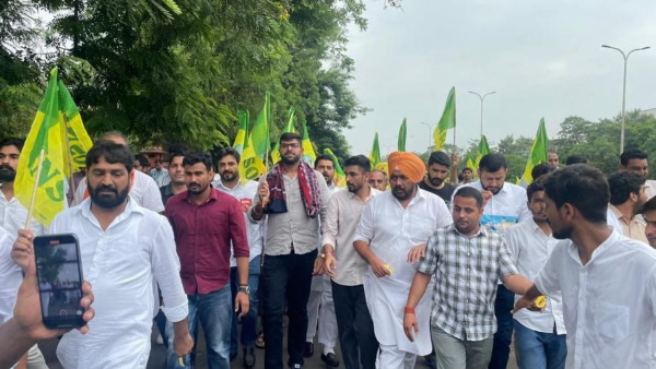  Rajasthan Digvijay Chautala, demanding student union elections, taken into police custody