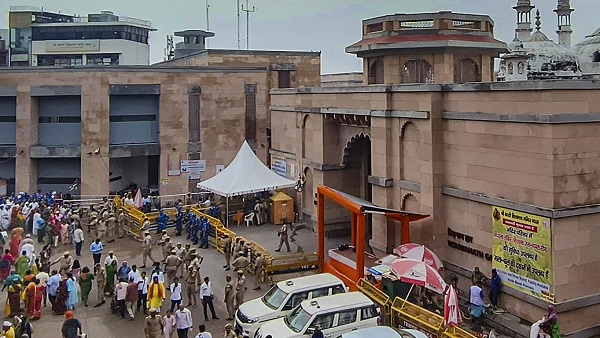 नमाज अदा करने के लिए दो घंटा रोका गया ज्ञानवापी का सर्वे