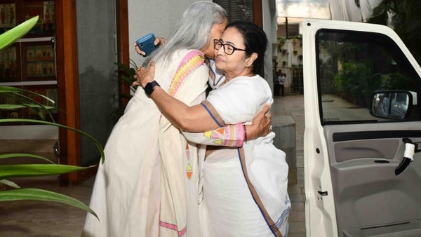 Mamata Banerjee meets Amitabh Bachchan 