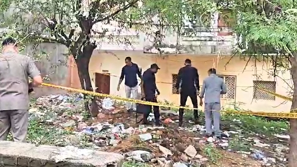 uttar pradesh news 4 grenades were found lying in garbage dump in Jhansi 3 had safety pins attached 