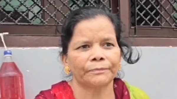 uttar pradesh news Kanpur Women are hanging red colored bottles outside their houses uttar pradesh news Kanpur Women are hanging red colored bottles outside their houses