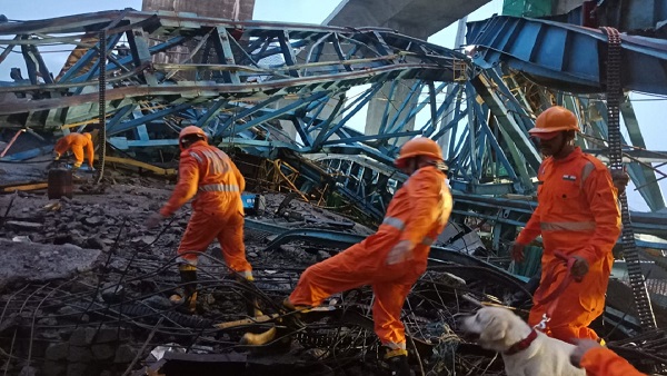 Maharashtra girder launching machine collapsed