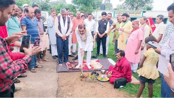 Minister of State, Ramkhelavan Patel