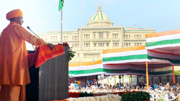 योगी आदित्यनाथ 