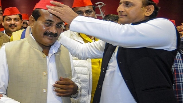 अखिलेश 