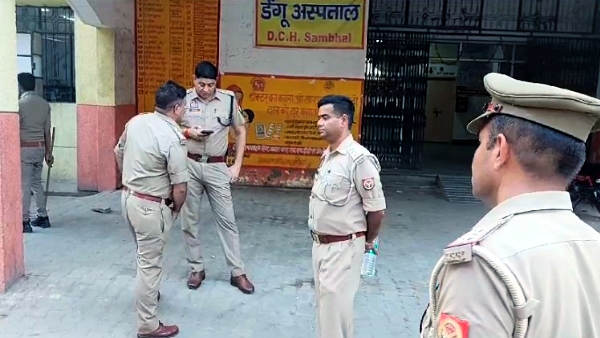 After Hapur a doctor in sambhal beats advocate who came to take medicine Video went Viral 