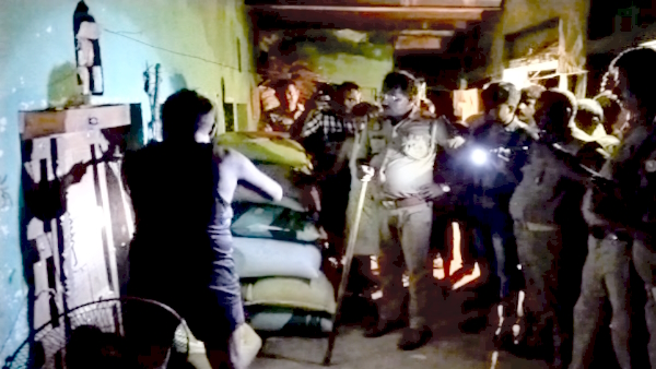 thief hanged himself fearing to be caught in the house where he had gone to steal 