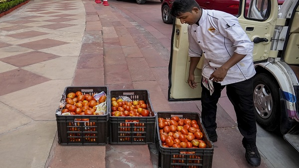 झारखंड: चोरों ने ताला तोड़ चुरा लिए 40 किलो टमाटर