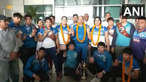 womens wrestling team 