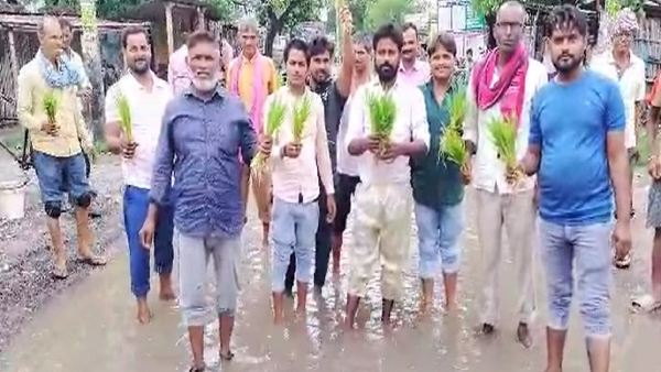 Viashali Unique protest of the villagers