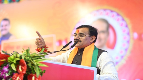 Digvijay Singh is playing an important role in spoiling social environment of MP: BJP VD Sharma