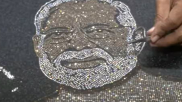 pm modi diamond photo