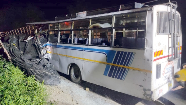 Barabanki Accident Bus rammed into DCM loaded with iron rods 2 died on the spot many serious