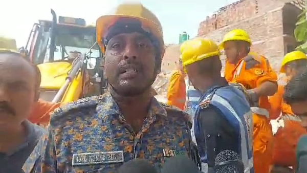 3 storey house collapsed in Barabanki one more body recovered 3 died one still trapped