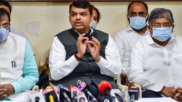 देवेंद्र फडणवीस ने बीजेपी एमएलसी की खिंचाई की