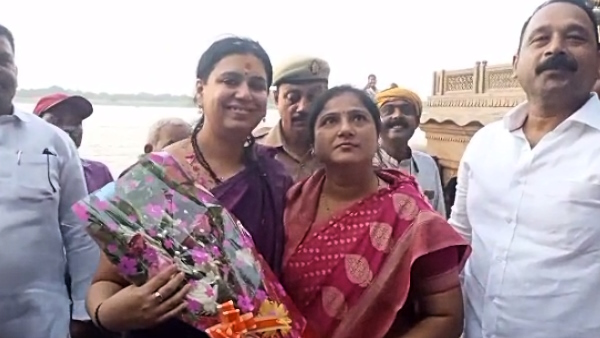 farewell ceremony organized after Transfer of IAS Divya mittal from mirzapur 