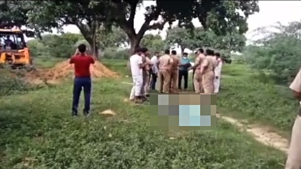 remains of a women is extracted from grave to do postmortem after two and a half years in fatehpur 