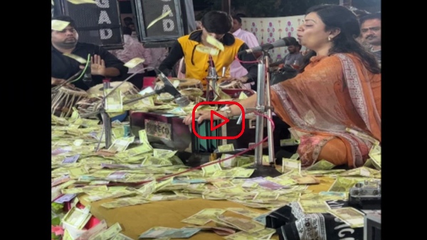 Folk singer Urvashi Radadiya in Kutch