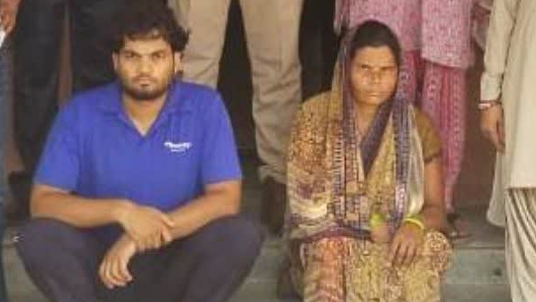 extra marital affairs with neighbor in Bharatpur