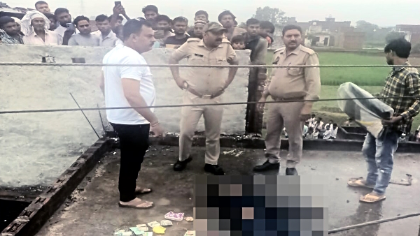 thief died while running due to electrocution on the roof in hapur of up