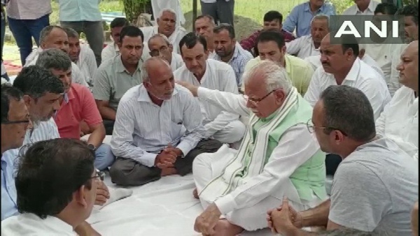 Haryana CM Khattar at Major Ashish house