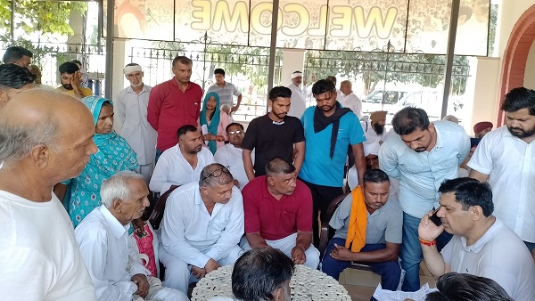 हरियाणा: पंचायत मंत्री ने मौके पर 12 मामलों का किया समाधान