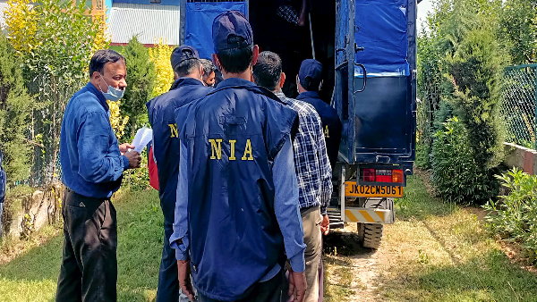 ISIS Travelling Trainers ISIS Travelling Trainers