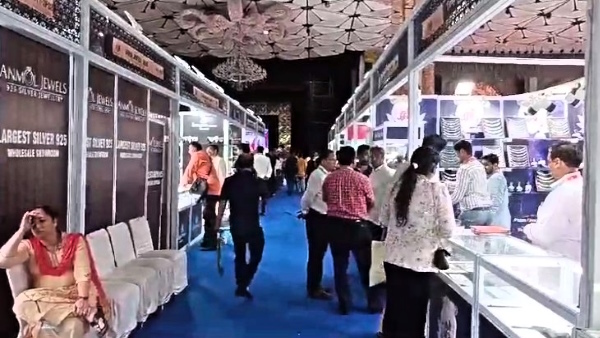 Jewelery Expo held in agra where beautifull ornaments of gold and silver were presented 