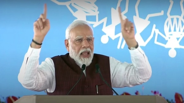 सनातन संस्कारों को समाप्त करना चाहता है विपक्ष: PM मोदी सनातन संस्कारों को समाप्त करना चाहता है विपक्ष: PM मोदी