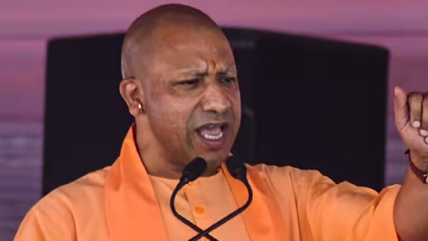 cm-yogi-addressed-public-meeting-in-ghosi-by-election