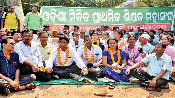 Odisha govt strict on teachers strike