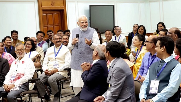 PM मोदी ने 75 राष्ट्रीय शिक्षक पुरस्कार विजेताओं से की बात