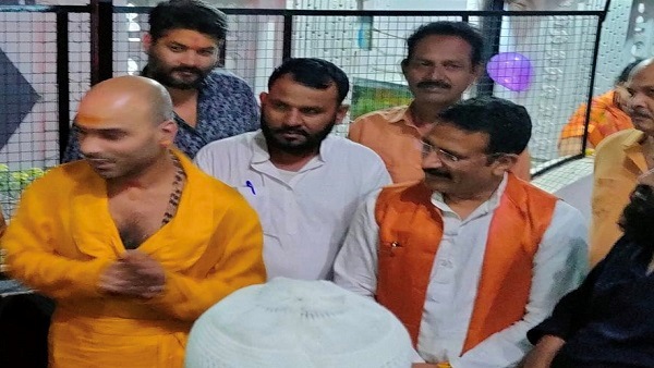 समर्थ दादा गुरु 