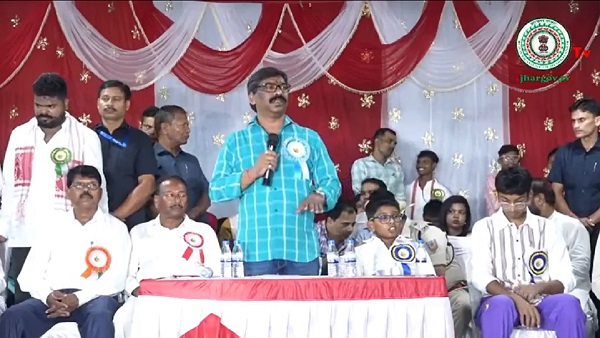 झारखंड: हेमंत सोरेन ने सरना कोड लागू करने की मांग की