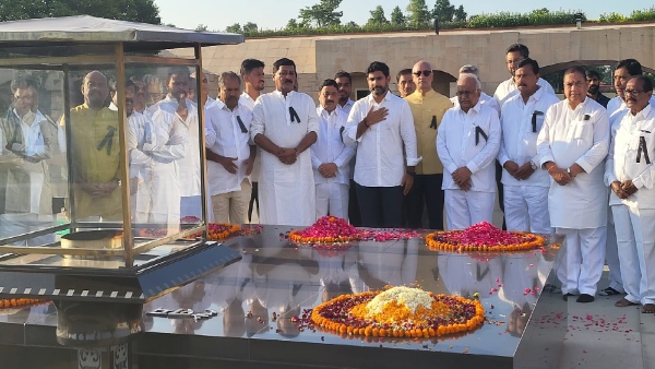 TDP protest at Rajghat for Chandrababu Naidu 