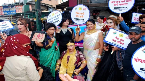 Transgenders take out rally for 100% voting in MP assembly elections, appeal with placards 