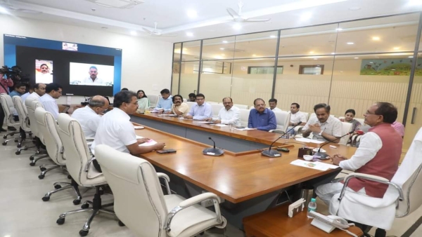 Big meeting of CM Shivraj singh chauhan regarding scanty rainfall, entire mp government with farmer