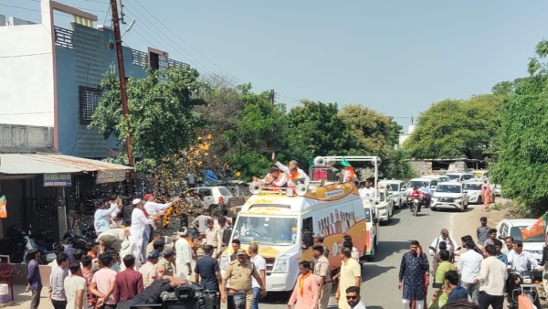 खुशी से झूमे मैहर वासी, यात्रा के स्वागत के लिए उमड़ा जनसैलाब