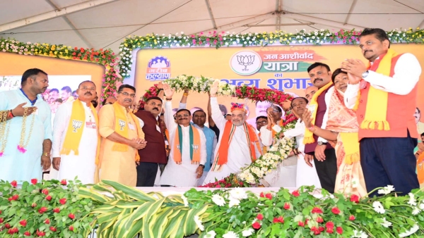 Amit Shah flags off BJPs Jan Ashirwad Yatra in Mandla and gives statement on Kamalnath Digvijay