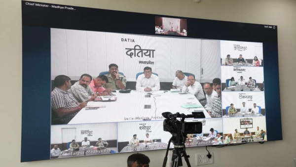 CM Shivraj Singh held a big meeting with officials regarding law and order and farmers problems.