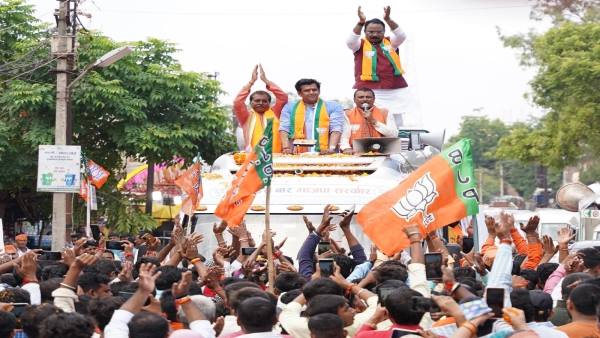 Jan Ashirwad Yatra, Bhojpuri actor Ravi Kishan said Zindagi jhand ba, Congress ko ghamand ba