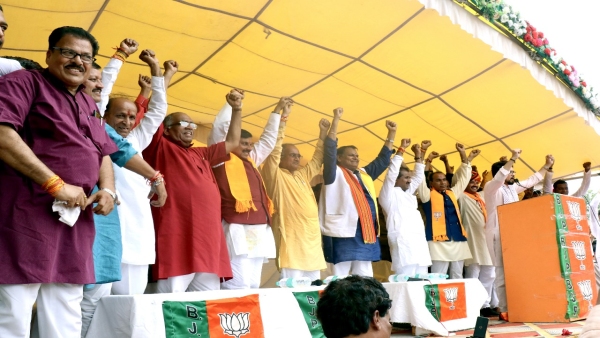 Anurag Thakur attended the public meeting of Jan Ashirwad Yatra organized in Machalpur, Rajgarh. Anurag Thakur attended the public meeting of Jan Ashirwad Yatra organized in Machalpur, Rajgarh.