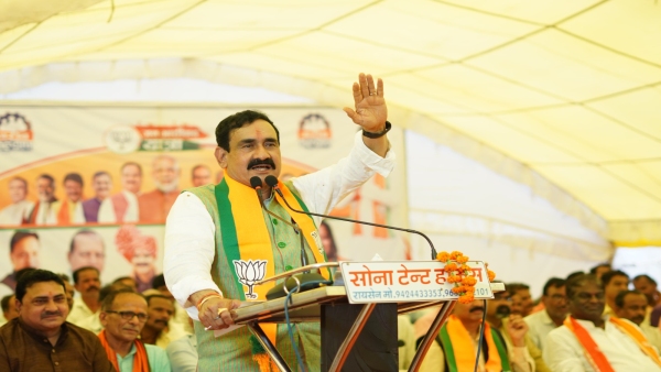 Narottam Mishra and Prabhuram Chaudhary addressed the public meeting in Raisen. Narottam Mishra and Prabhuram Chaudhary addressed the public meeting in Raisen.