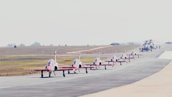 Fighter jets roar in the sky of VIP Road, watch rehearsal, air show on 30th September