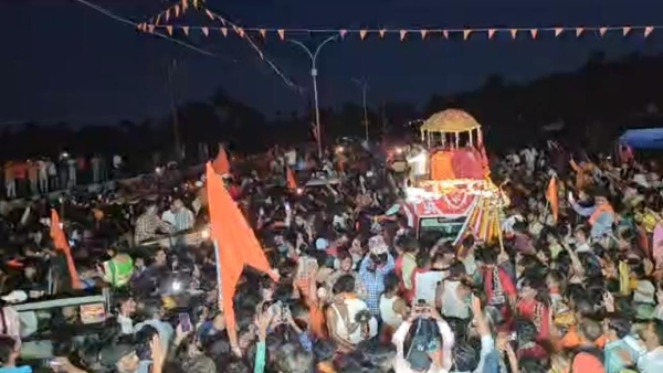 Crowd gathered in procession of Dhirendra Krishna Shastri of Bageshwar Dham, traffic jam occurred
