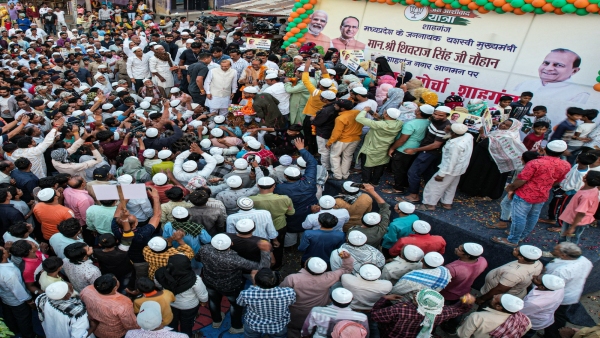 Muslim community gave grand welcome to CM Shivraj Singh Chauhan in Budhni Shahganj, lakhs of people arrived Muslim community gave grand welcome to CM Shivraj Singh Chauhan in Budhni Shahganj, lakhs of people arrived