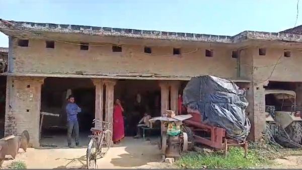 2 billion 21 crore rupees in bank account of a laborer in basti district of UP