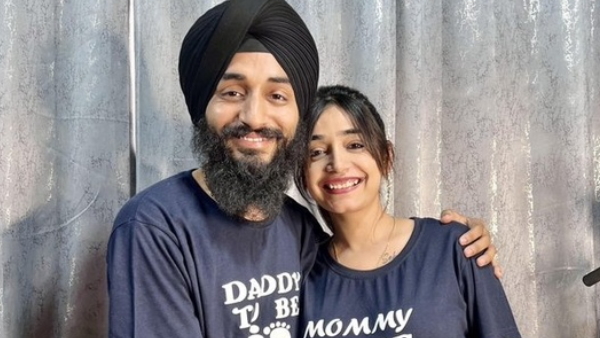 Kulhad pizza couple Kulhad pizza couple