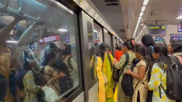 bangalore metro crowd video